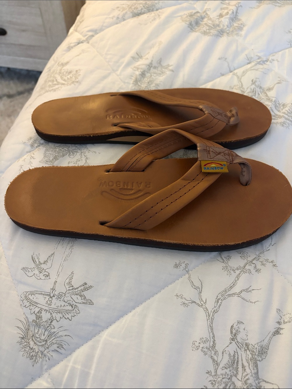 Rainbow Women’s Brown Leather Flip Flops with Contoured Footbed - Picture 3 of 3